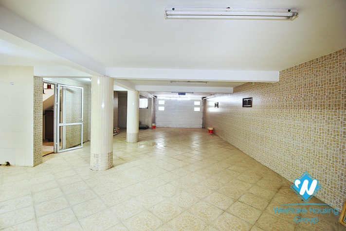 Lake view unfurnished house for rent in Dang Thai Mai, Tay Ho